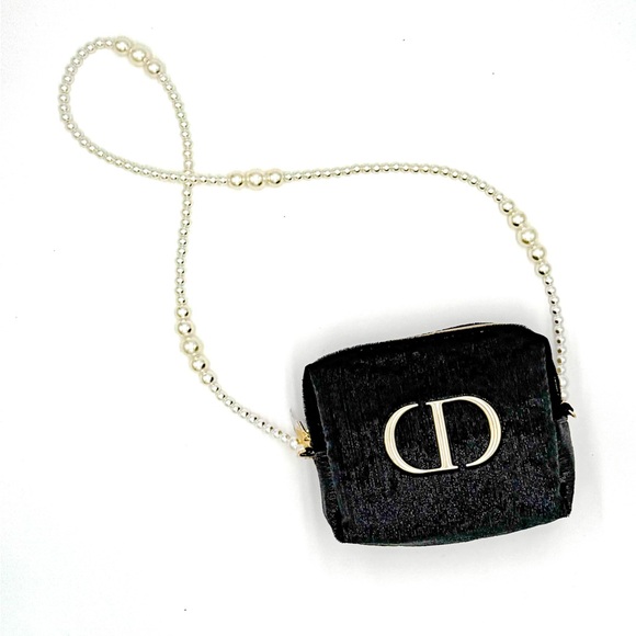 Beautiful Dior Beauty Bag with Removable Pearl Strap BRAND NEW - Picture 1 of 6